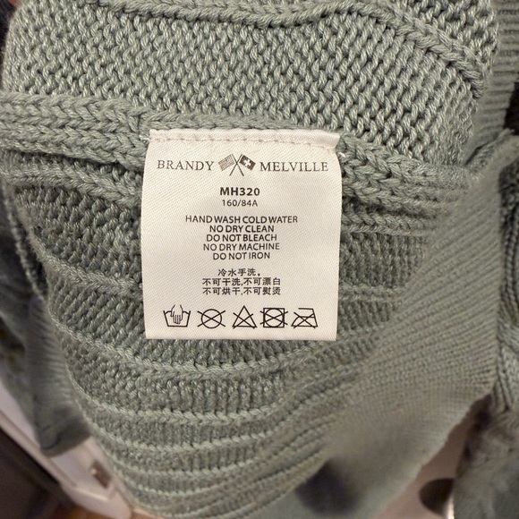 Brandy Melville Sage Green Cable Knit Sweater Oversized - Picture 4 of 7